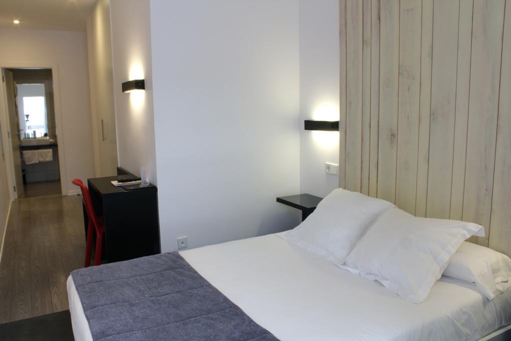 Hotel Lois A Coruna Bagian luar foto
