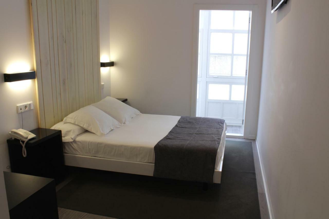 Hotel Lois A Coruna Bagian luar foto